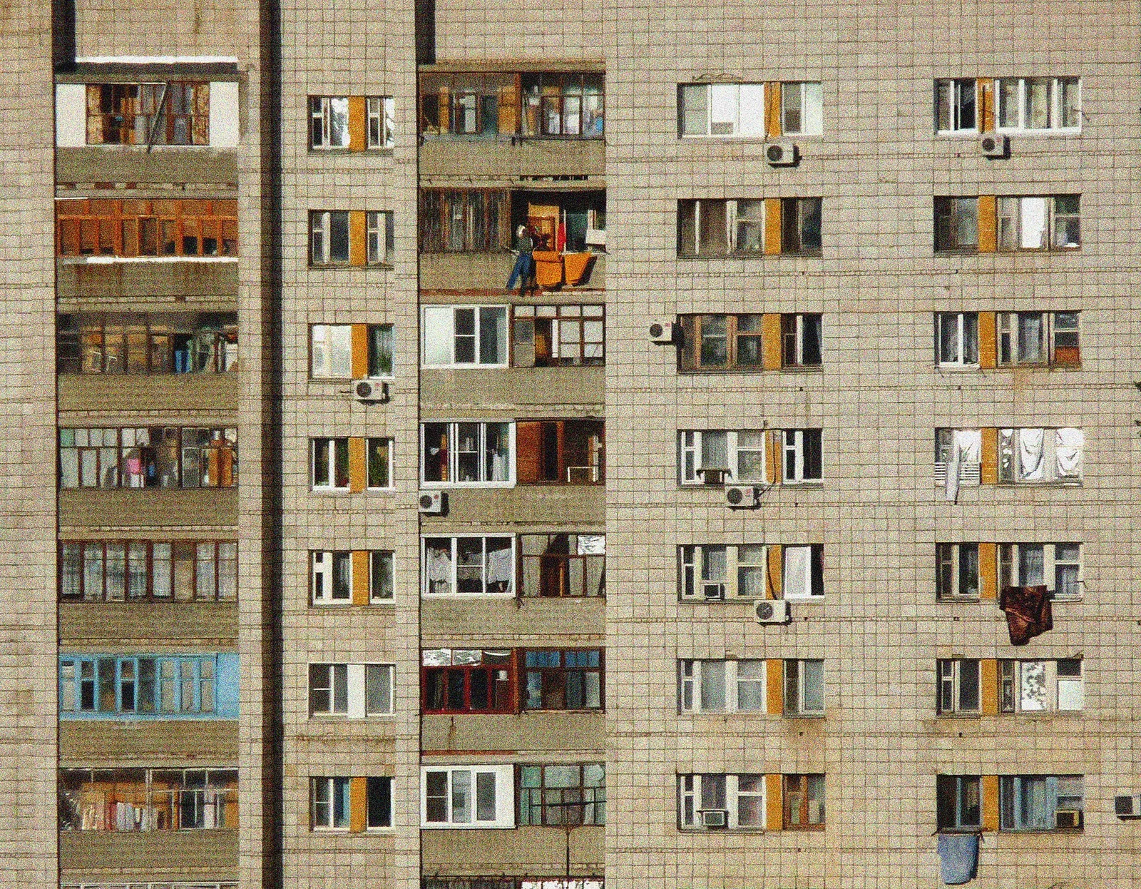 Apartment building (4147539096)