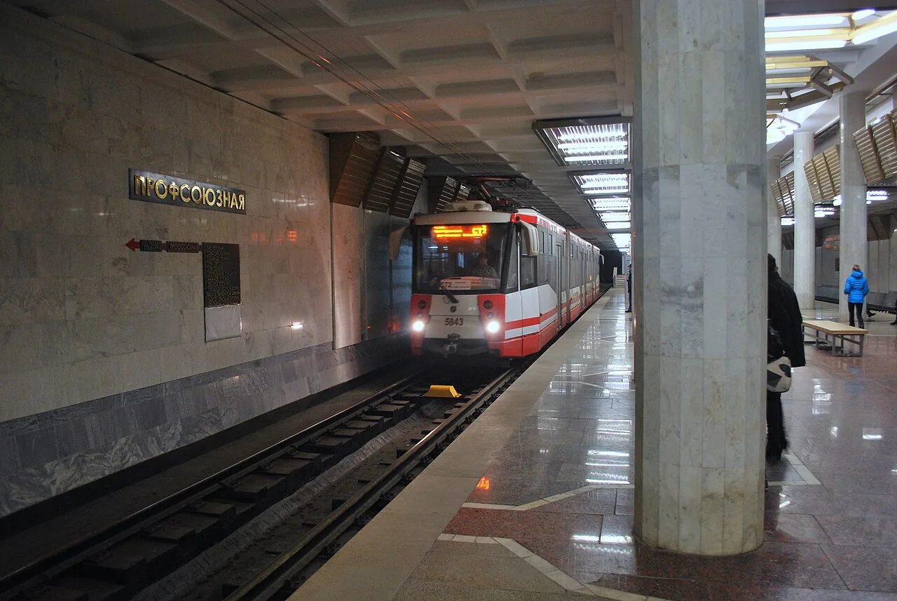 Profsoyuznaya (volgograd metrotram station) 07